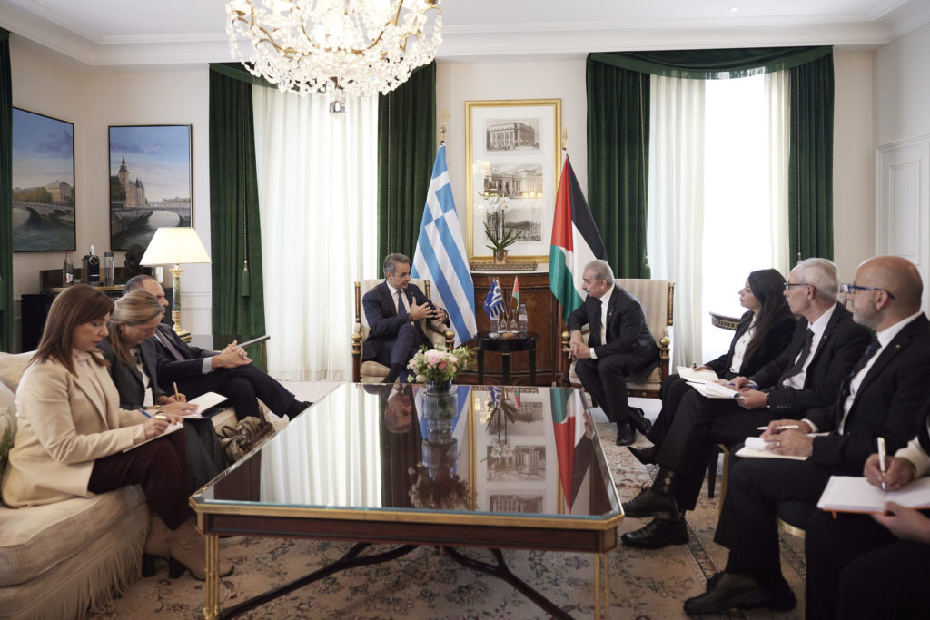 Παρίσι: Συνάντηση Κυριάκου Μητσοτάκη με τον Πρωθυπουργό της Παλαιστινιακής Αρχής