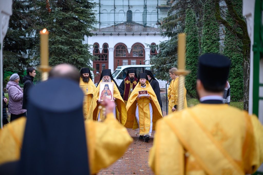 Υποδοχή ιερού λειψάνου από τη Σερβία στη Θεολογική Ακαδημία της Μόσχας