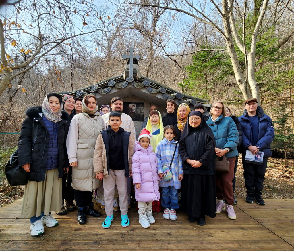 Volunteer Work by Slavonic Faithful at the Holy Transfiguration Monastery in Kapyeong