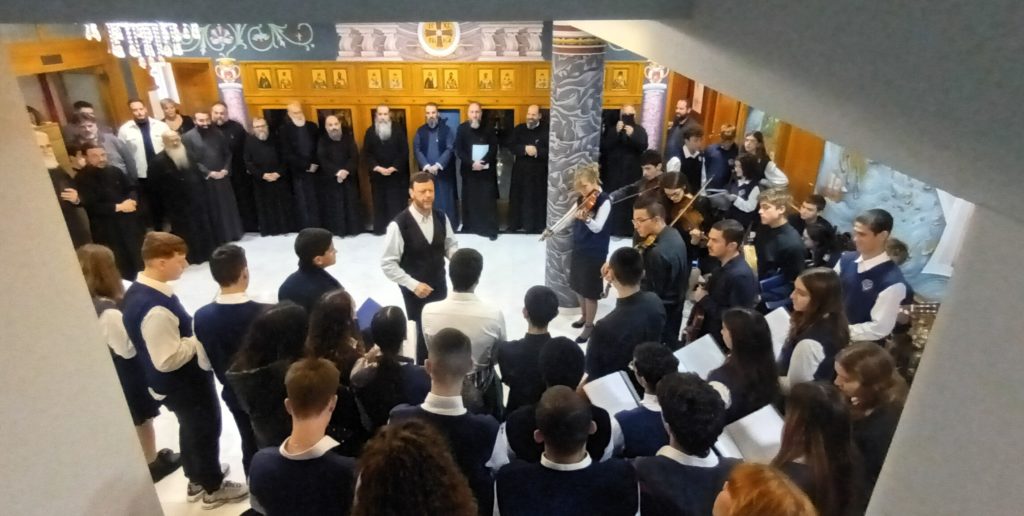 Μαθητές της Ριζαρείου Εκκλησιαστικής Σχολής Αθηνών στα Γραφεία της Ιεράς Συνόδου της Εκκλησίας της Ελλάδος