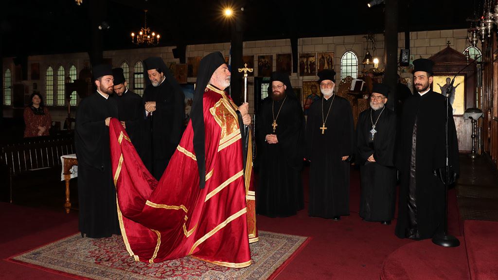 Archbishop Nikitas visits the Church of St Eleftherios in Leyton