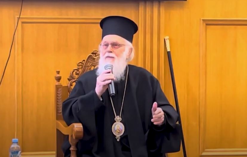 Αρχιεπίσκοπος Αναστάσιος: “Ό,τι γίνεται μέσα στην Εκκλησία, πρέπει να είναι προσφορά και δωρεά αγάπης”