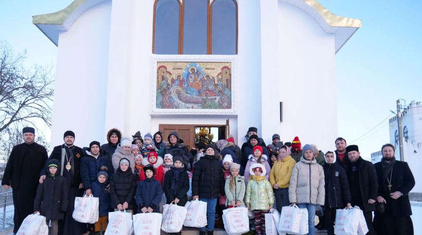 Πατριαρχείο Ρουμανίας: 300 παιδιά έλαβαν χριστουγεννιάτικα δώρα στη Δημοκρατία της Μολδαβίας