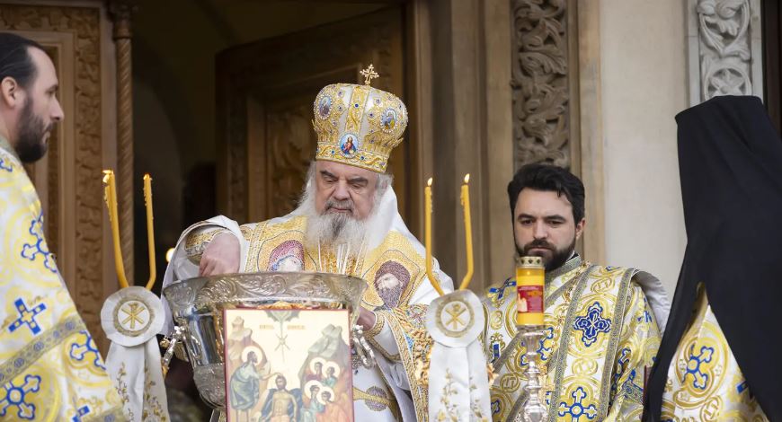 Patriarch Daniel performs Great Blessing of Water: Theophany is the feast by which God’s love is revealed to humans