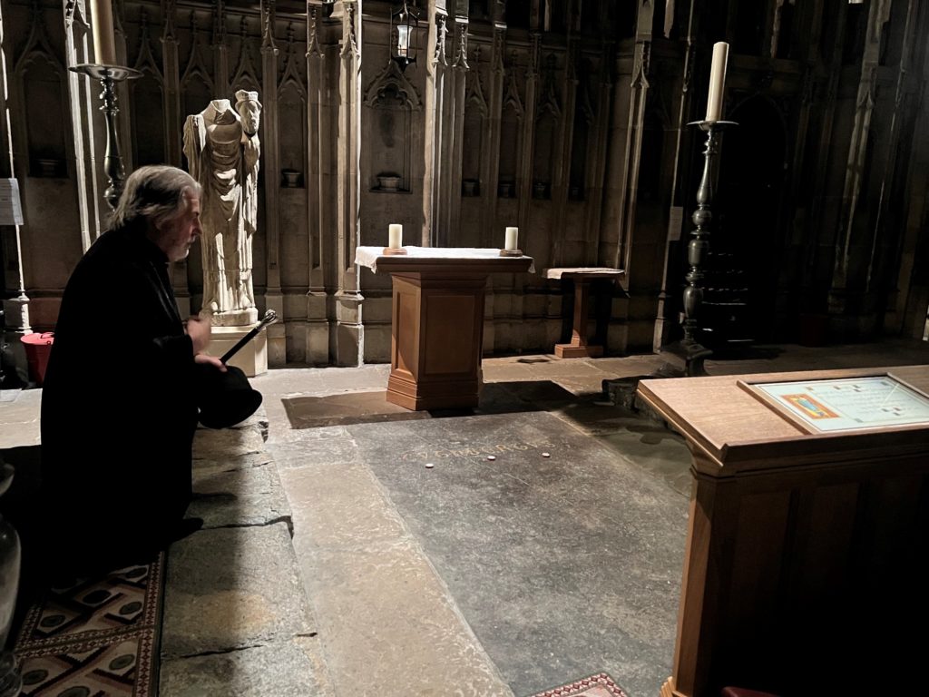 Archbishop Nikitas visits Durham Cathedral