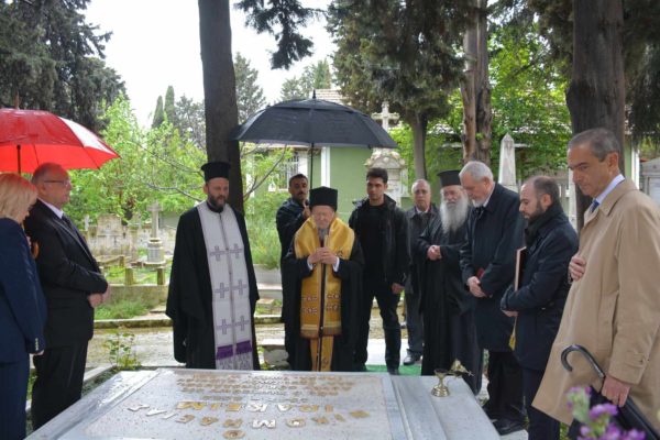 Ο Οικουμενικός Πατριάρχης τέλεσε τρισάγιο επι του τάφου Μακαριστού Μητροπολίτη Γέροντος Νικομηδείας κυρού Ιωακείμ