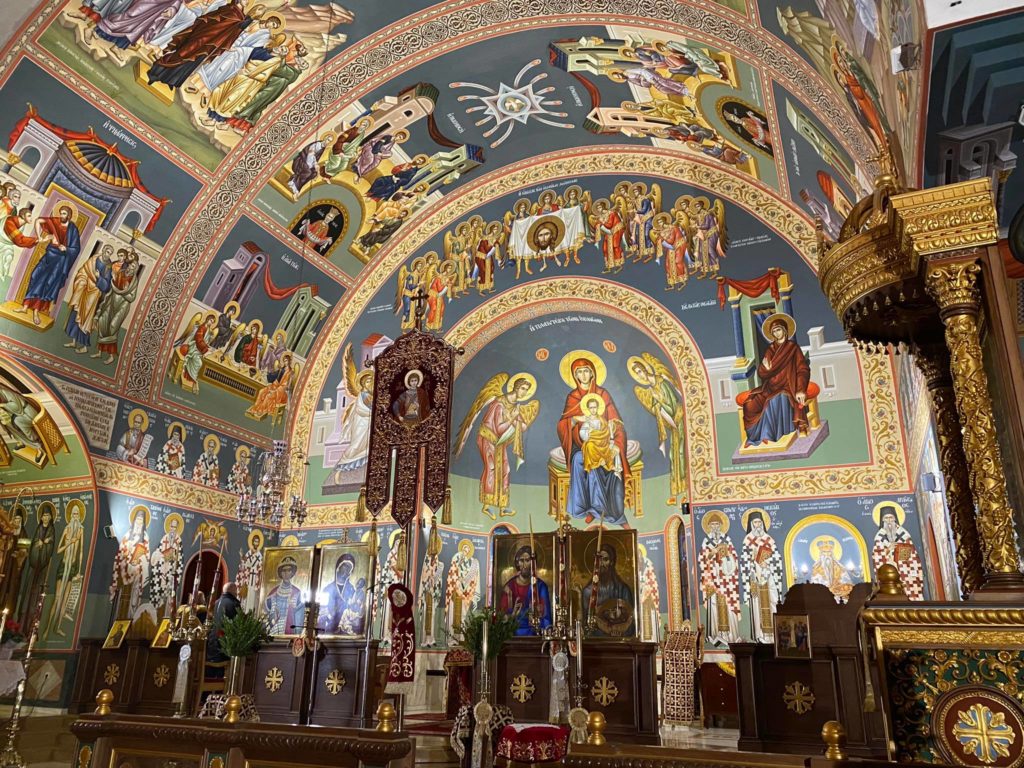 Ακολουθία του Ακαθίστου Ύμνου από τον Ιερό Ναό Αγίου Γεωργίου – Ψάλλει η Ελληνική Βυζαντινή Χορωδία (BINTEO)