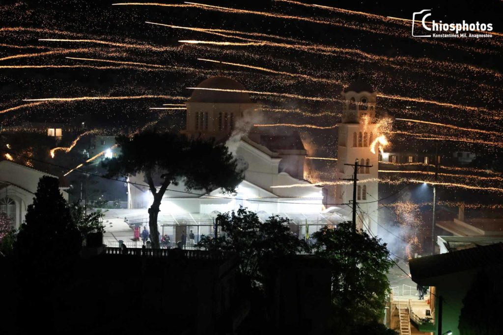 Εντυπωσιακός Ρουκετοπόλεμος με χιλιάδες επισκέπτες στη Χίο (ΒΙΝΤΕΟ & ΦΩΤΟ)