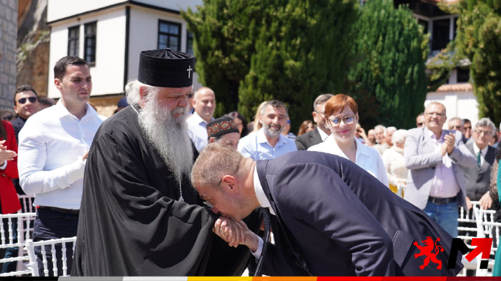 Νέες προκλήσεις Μίτσκοσκι: Στηρίζει την Ορθόδοξη «Μακεδονική» Εκκλησία – Εθνικιστική χροιά στην εορτή της Ημέρας των Αγίων Κυρίλλου και Μεθοδίου