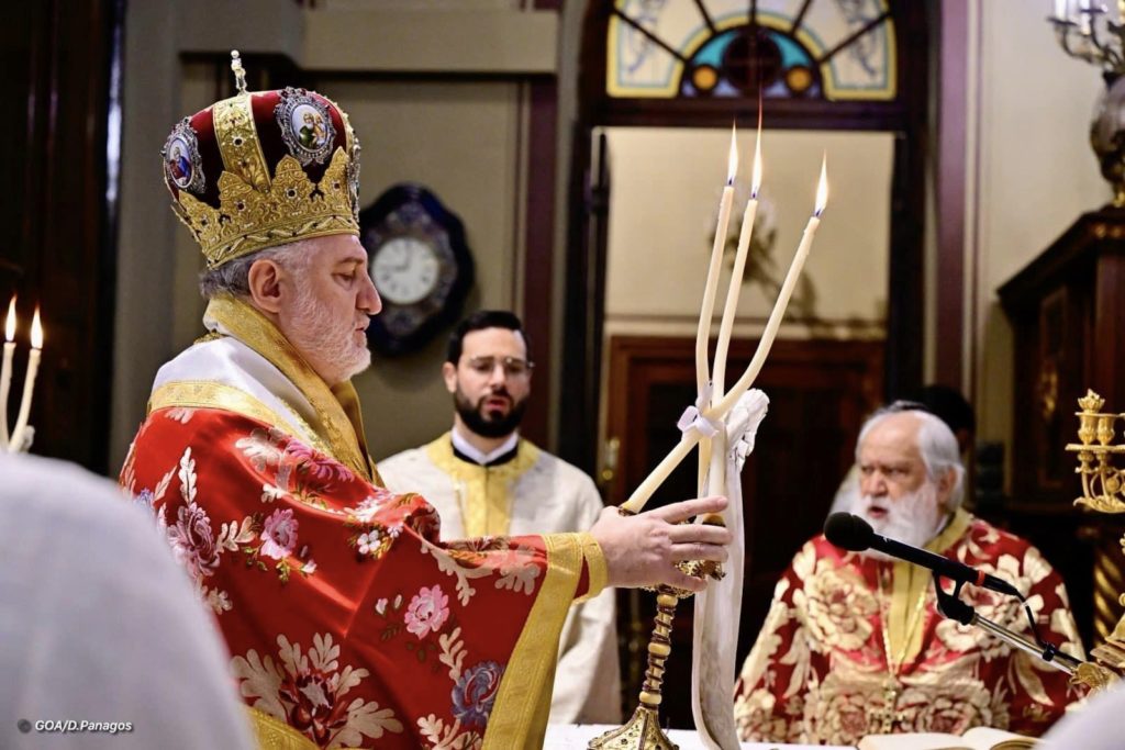 Ο Αρχιεπίσκοπος Αμερικής ιερούργησε στη Μητρόπολη Αθηνών