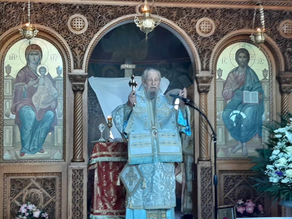 Ο Μητροπολίτη Καρυστίας στον Ιερό Ναό Αγίας Βαρβάρας Μπρινιά – Αγίου Λουκά Αλιβερίου