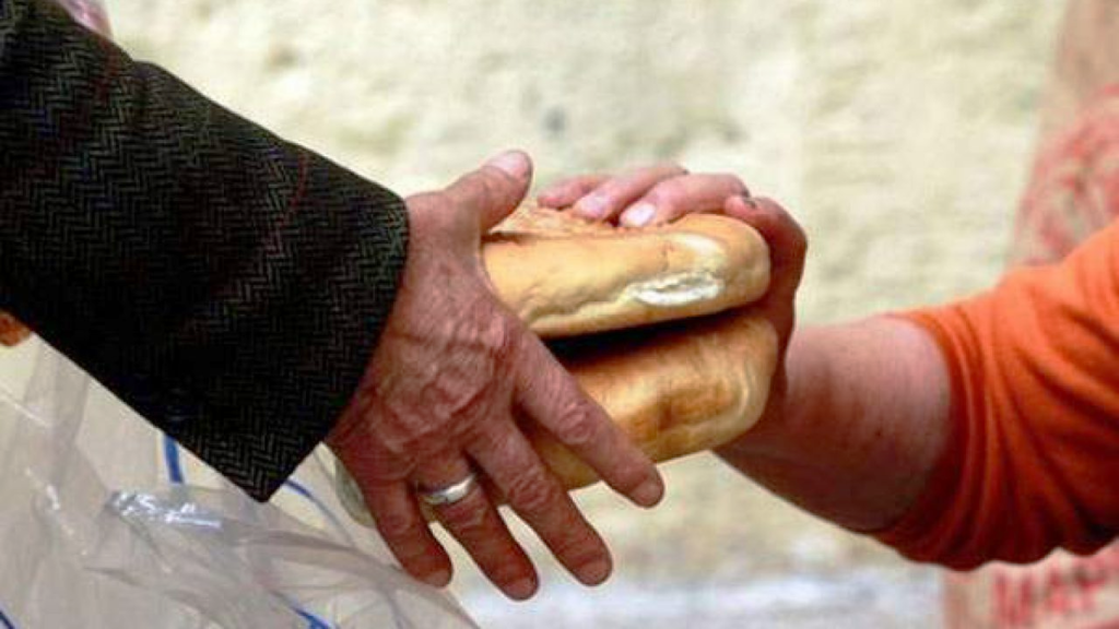 1000 μερίδες φαγητού την ημέρα του Πάσχα προσέφερε η Μητρόπολη Καστορίας