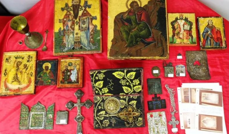 Συνελήφθησαν αρχαιοκάπηλοι στη Θεσσαλονίκη – Έκρυβαν Ιερές Εικόνες, ιερά αντικείμενα και αρχαία νομίσματα