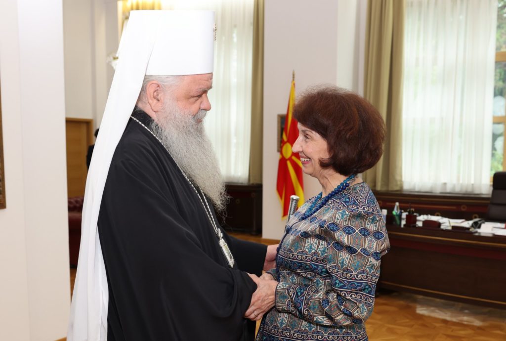 Η προεδρία των Σκοπίων αποκαλεί ως “Μακεδονική” την Ορθόδοξη Εκκλησία