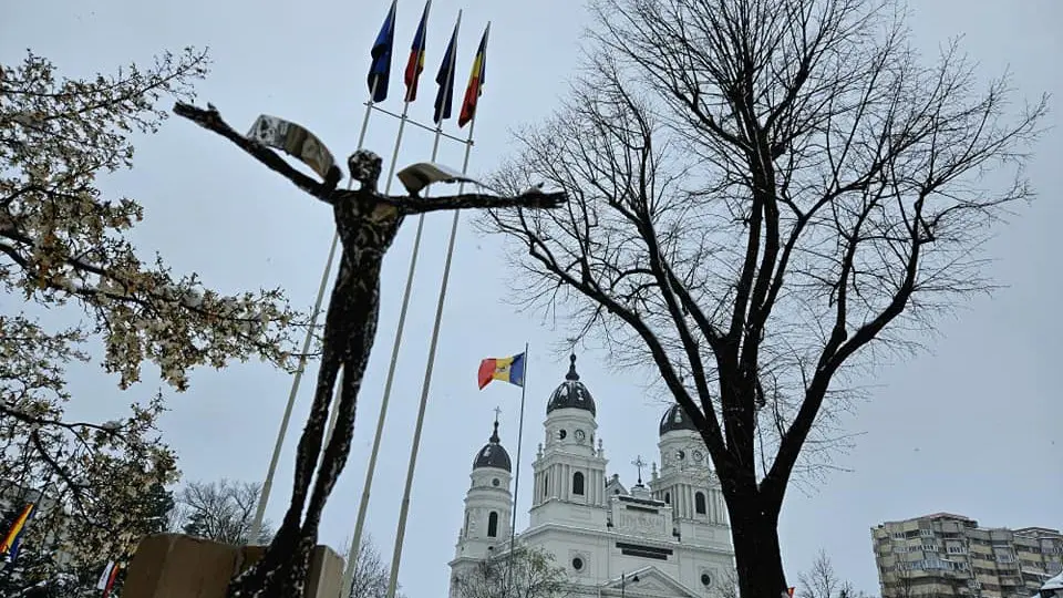 Muzeul Mitropolitan Iași va găzdui expoziția de sculptură „Adam din josul Crucii”, de Sorin Purcaru