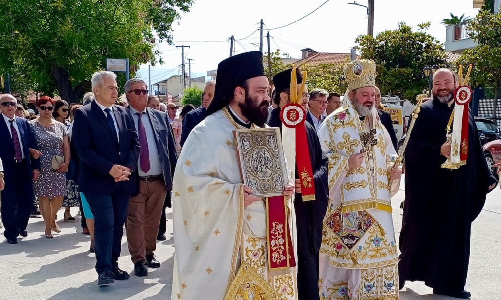 O Μάξιμος Χαρακόπουλος στους εορτασμούς για τους Πολιούχους της Φαλάνης, Άγιο Κωνσταντίνο και Αγία Ελένη