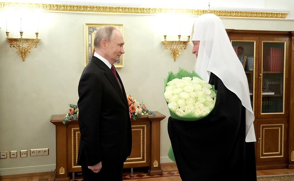 Ευχές Πούτιν στον εορτάζοντα Μόσχας Κύριλλο