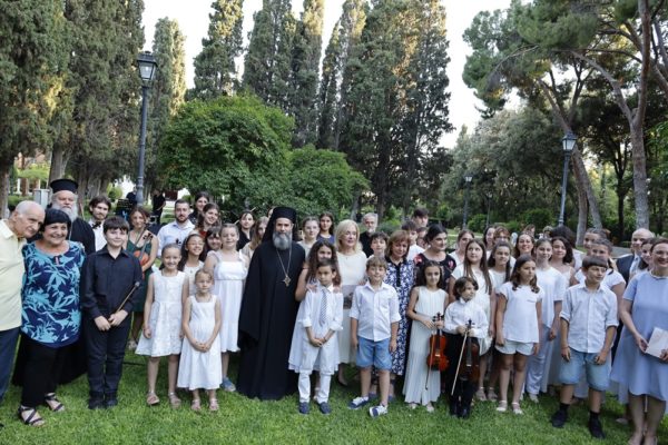 Στον κήπο του Προεδρικού Μεγάρου η Παιδική Νεανική Συμφωνική Ορχήστρα της Ιεράς Αρχιεπισκοπής Αθηνών