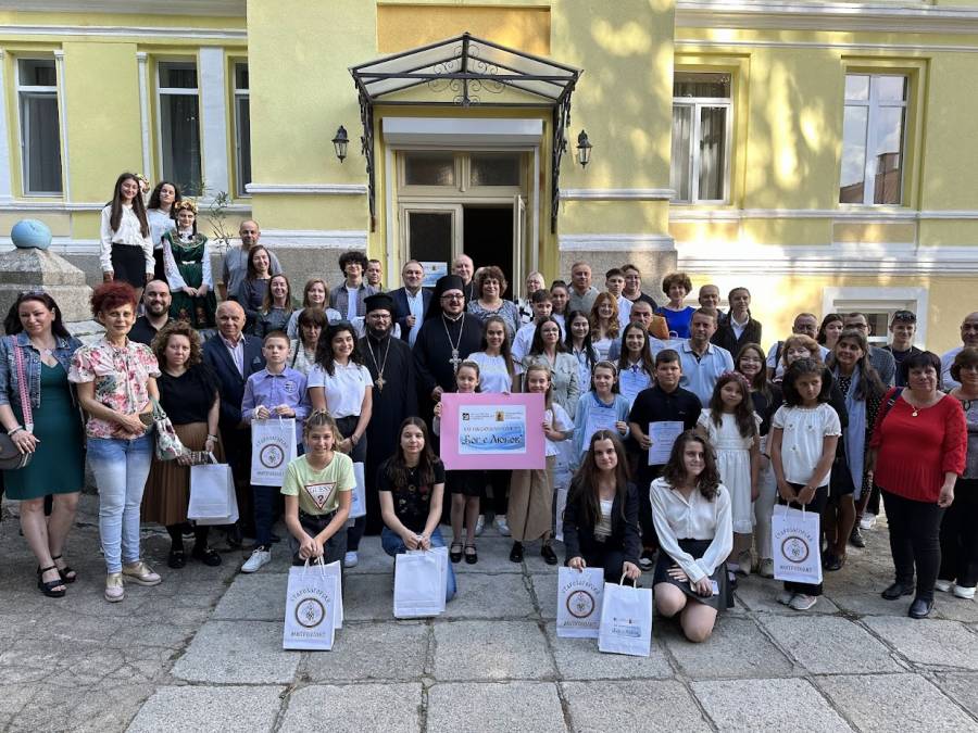 В Шипченския манастир бяха наградени лауреатите на конкурса „Бог е любов“ (фоторепортаж)