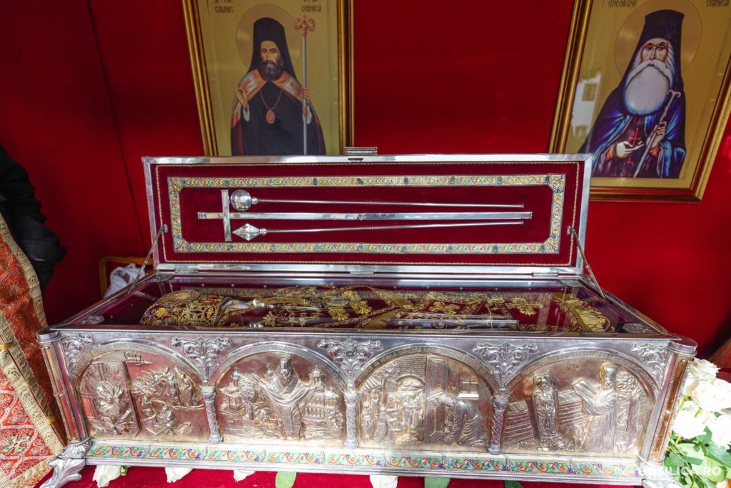 Romanian Diocese of Canada receives relic of Saint Callinicus of Cernica