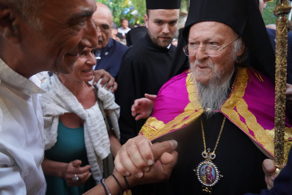 Αφίχθη ο Οικουμενικός Πατριάρχης στη Λευκάδα – Η αντιφώνηση του Παναγιωτάτου