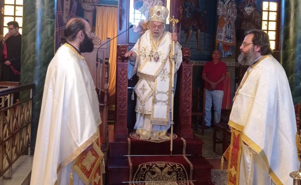 Ο Μητροπολίτης Βρυούλων στην εορτή της Πεντηκοστής στον Ιερό Ναό Αγίας Τριάδος Ακτής Θερμαϊκού