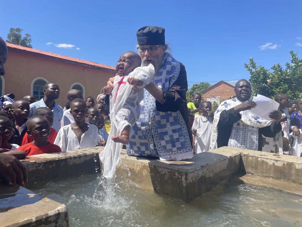 Βαπτίσεις 227 κατηχουμένων στην Ιερά Επισκοπή Αρούσας και Κεντρικής Τανζανίας
