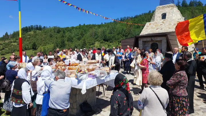 Episcopul Antonie i-a pomenit pe cei 14.000 de soldați morți în lupta de pe Culmea Pleșului