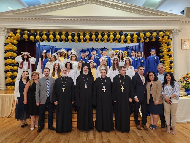 Ο Επίσκοπος Ναζιανζού στην τελετή αποφοίτησης της «Τάξης 2024» του Λυκείου Αστόριας