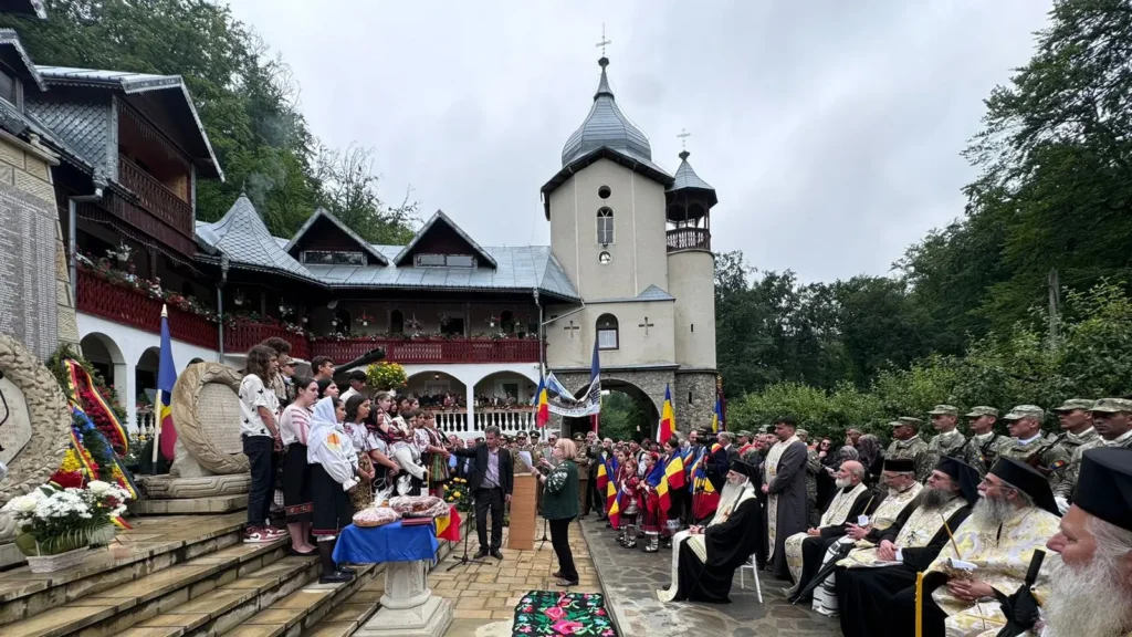 Mitropolitul Teofan a inaugurat la Mănăstirea Brusturi un monument și un muzeu dedicate eroilor români