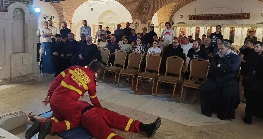 Αρχιεπισκοπή Ιασίου: Μάθημα Πρώτων Βοηθειών από πυροσβέστες