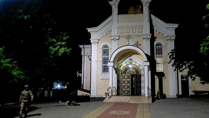 Ρωσία: Στους 19 οι νεκροί από τις τρομοκρατικές επιθέσεις κατά Ορθόδοξων Εκκλησιών στο Νταγκεστάν (BINTEO)