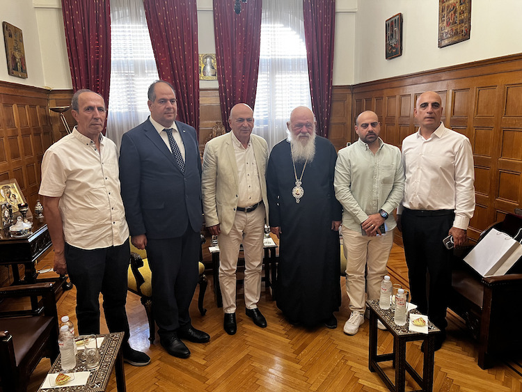 Ο υπουργός Τουρισμού της Παλαιστίνης στον Αρχιεπίσκοπο Ιερώνυμο