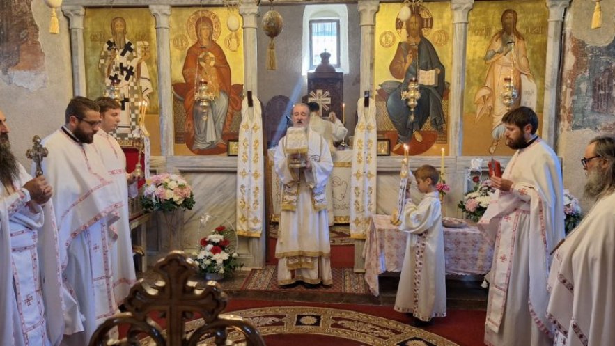 Ивањдан литургијски обележен у манастиру Милешеви (ФОТО)