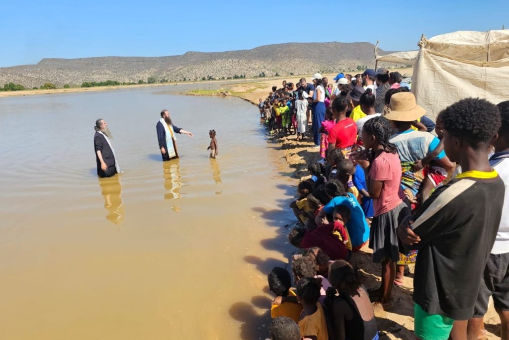 Επισκοπή Τολιάρας και Νοτίου Μαδαγασκάρης: Ομαδική βάπτιση 140 παιδιών