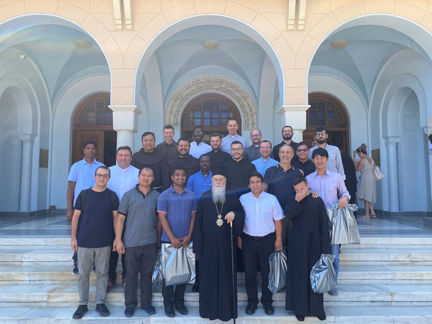 Υπότροφοι φοιτητές Χριστιανικών δογμάτων στην Ιερά Μητρόπολη Κορίνθου