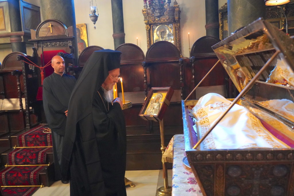 Φανάρι: Το ιερό λείψανο της Αγίας Ευφημίας εκτέθηκε στον Σολέα προς προσκύνηση