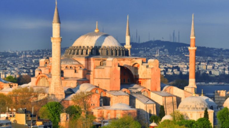 Τουρκία: Ο Σοϊλού συνδέει τη μετατροπή της Αγίας Σοφίας σε τζαμί με το πραξικόπημα του 2016