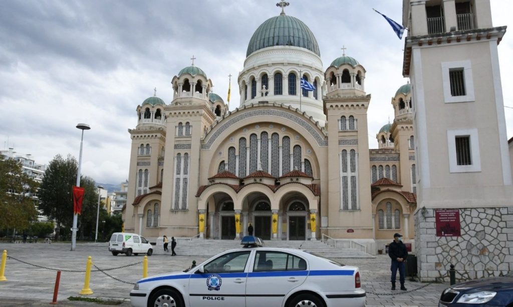 Πάτρα: Ιερόσυλος έκλεψε το παγκάρι από τον Ι.Ν. Αγίου Ανδρέου την ώρα της Θείας Λειτουργίας