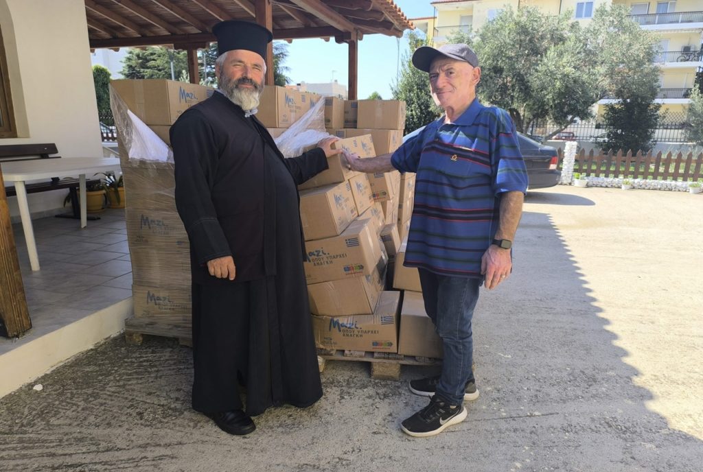 Διανομή δεμάτων – τροφίμων από την Ιερά Μητρόπολη Μαρωνείας