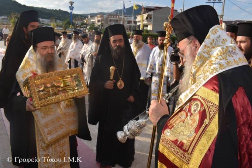 Καστοριά: Υποδοχή Λειψάνων και μεγαλοπρεπή ιερά Λιτανεία για τον Άγιο Νικάνορα τον Θαυματουργό (ΦΩΤΟ)