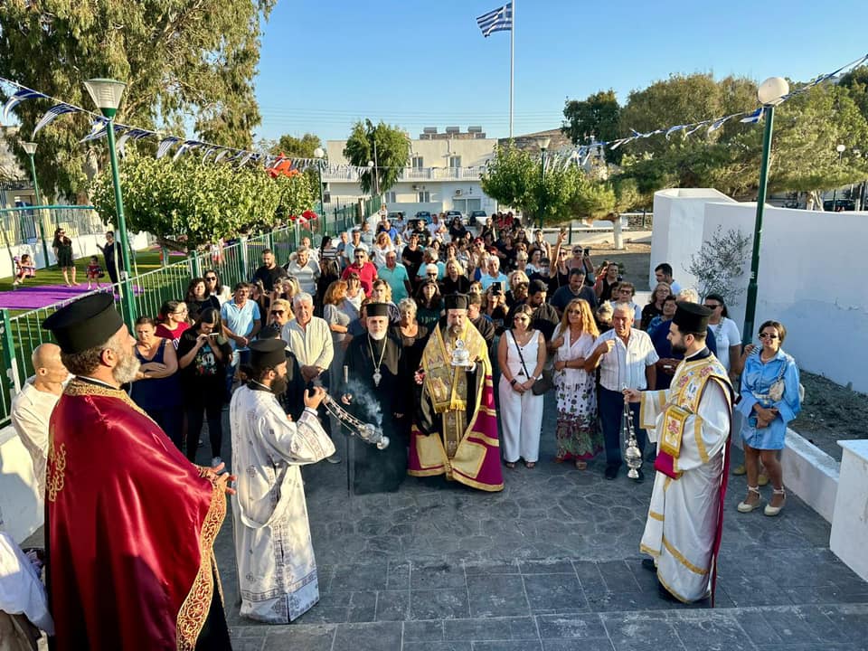 Η Σαντορίνη υποδέχθηκε το ιερό λείψανο του Αγίου Μεγαλομάρτυρα Εφραίμ