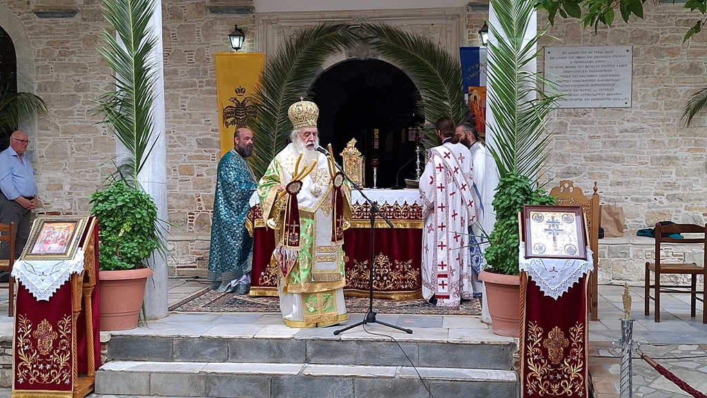 Ο εορτασμός της Υψώσεως του Τιμίου Σταυρού στη Μητρόπολη Σάμου