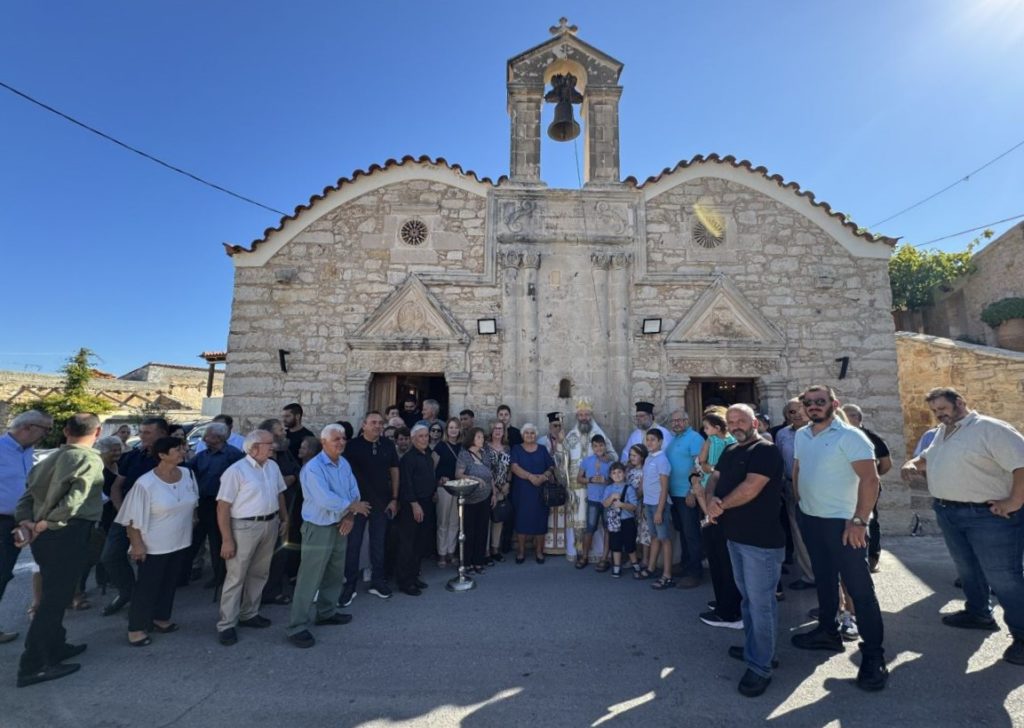 Αρχιερατικη Θεία Λειτουργία και αφυπηρέτηση κληρικού στα Πλευριανά Ρεθύμνης