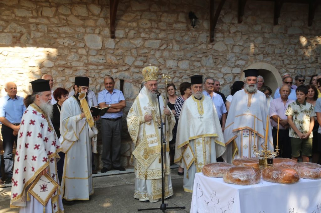 Ο Μητροπολίτης Ναυπάκτου στην Ι.Μ. Γενεθλίου της Θεοτόκου Ακραιφνίου