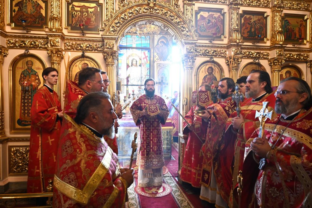 Митрополит Волоколамский Антоний возглавил торжество престольного праздника в храме Воскресения Словущего в Даниловской слободе