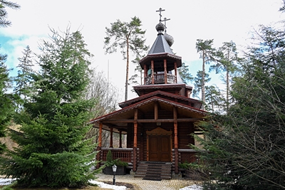 В праздник Покрова Пресвятой Богородицы Святейший Патриарх Кирилл молился за Литургией в Александро-Невском скиту близ Переделкина