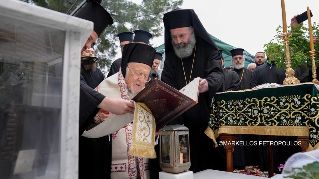 Πατριαρχικό Τρισάγιο στους τάφους των αειμνήστων Ποιμεναρχών της Αυστραλίας