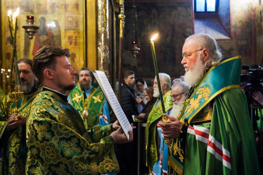 Святейший Патриарх Кирилл совершил малую вечерню с чтением акафиста преподобному Сергию Радонежскому в Троице-Сергиевой лавре