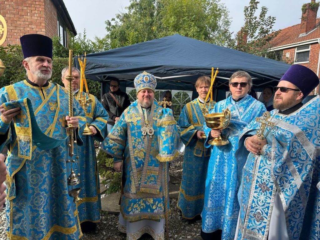 Епископ Сурожский Матфей возглавил престольное торжество в Покровском храме Манчестера